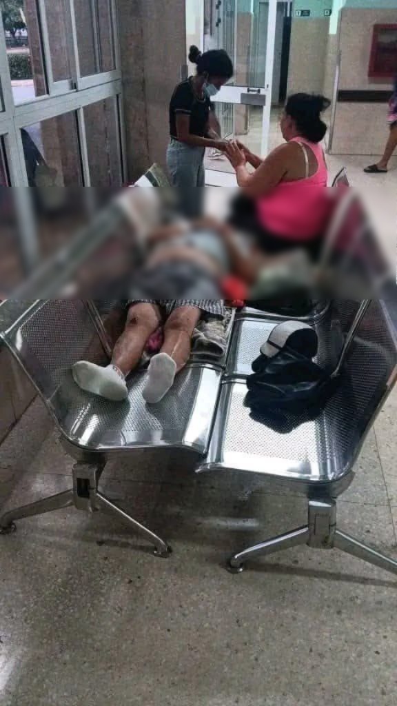 Fallece hombre de 65 añ0s en banco de h0spital por falta de… ver más