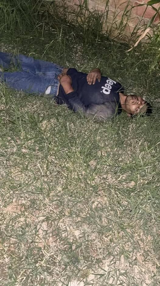 🚨SE BUSCA A SU FAMILIA🚨 lo dejaron t¡rado detrás de la escuela de #Tesi… ver mas
