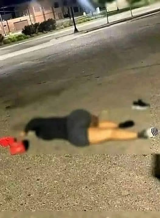 Acaban de enc0ntrar una Mujer MU3TA en plena via publica y l0 peor es que…Ver más
